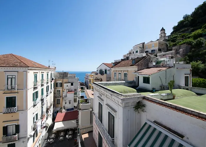 Amalfi Old Square Room & Apartments , 73 Steps From The Street